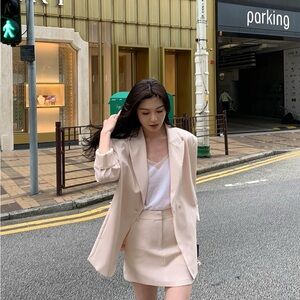 Elegant Cream Women's Blazer